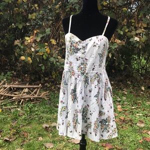 Sweetheart neckline mini dress